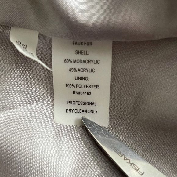 Calvin Klein Grey Faux Fur Vest -1x - Picture 8 of 8